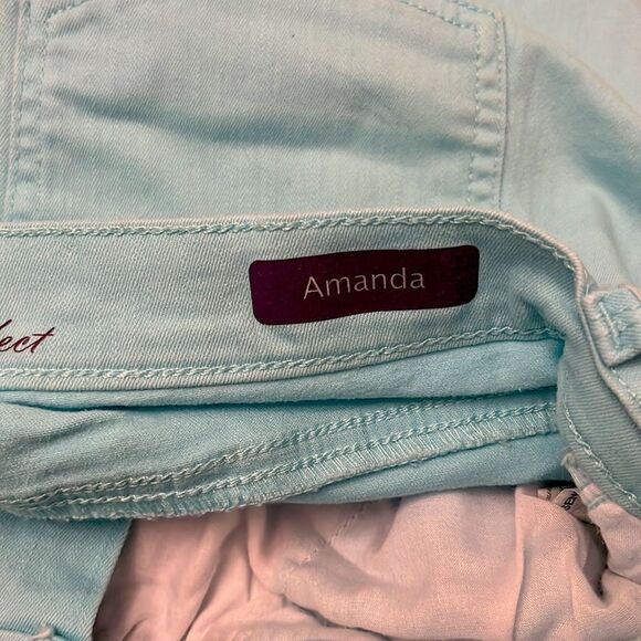 Gloria Vanderbilt blue cuffed shorts - Picture 7 of 8